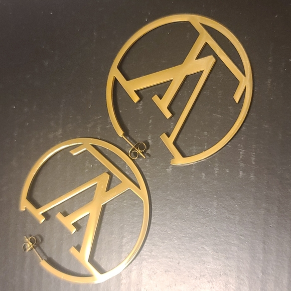 ***Rated 5 Stars Fashion Hoop Earrings BN - Picture 2 of 5